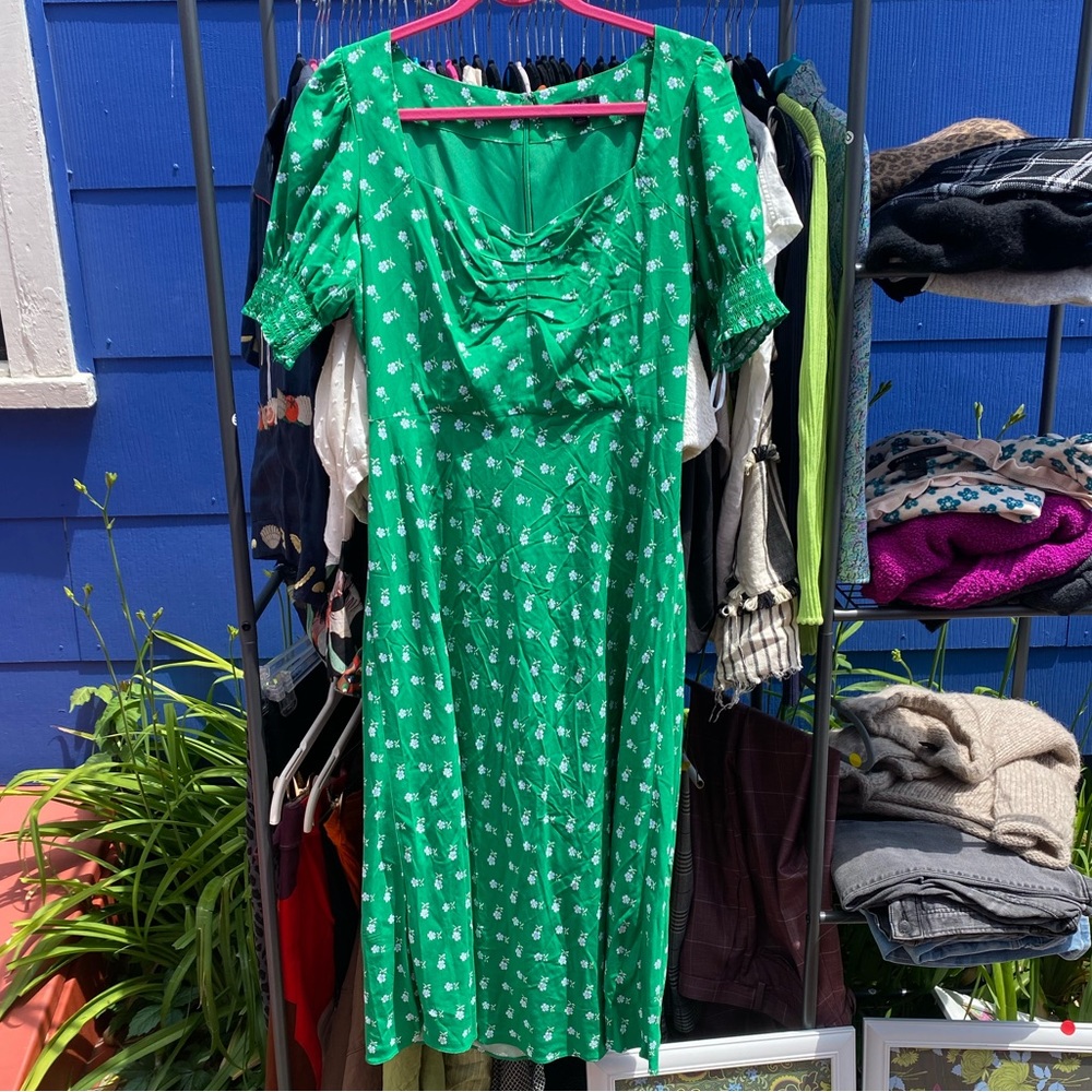 Kelly Green Floral Sweetheart Necklone Pin-Up Puff Sleeve J. Crew Midi Dress